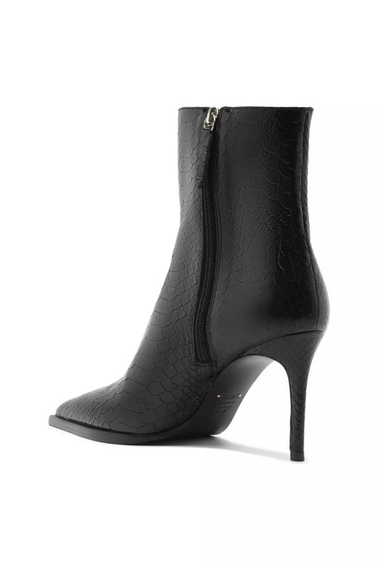 Mary textured leather ankle boot - black